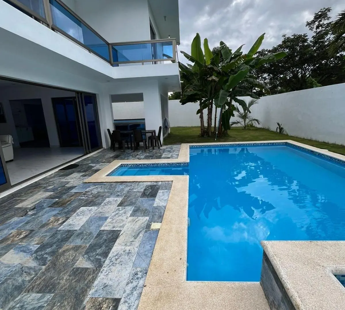 Villaguerra-Piscina-Billar-Bbq-Wifi-Cozy-3Br-5Bds-7Pax Guerra